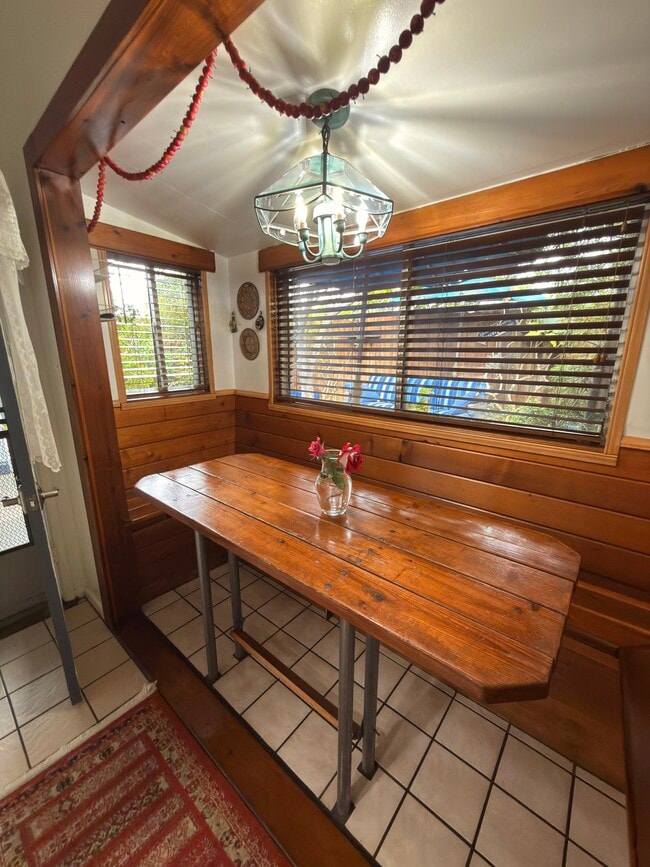 Building Photo - 301 Broadway