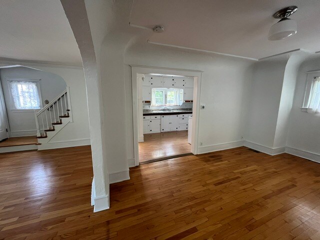 Living rm, dining rm, kitchen - 221 Houston Pl