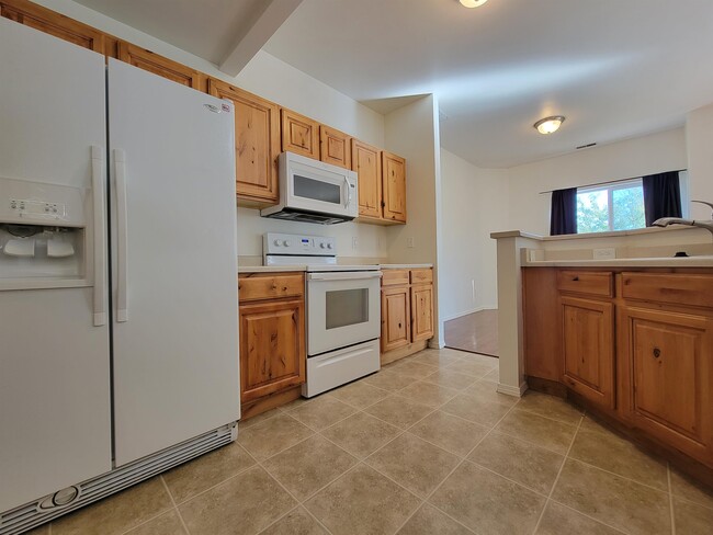 Building Photo - 8459 Ivy Springs Ln