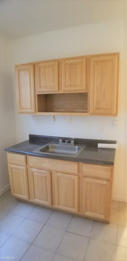 3 br, 1 bath - 155 Carolina Ave Apt 2 - 3 br, 1 bath  - 155 Carolina Ave Apt 2