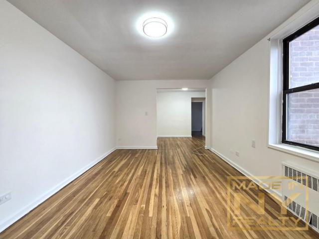 Foto del edificio - 1 bedroom in Briarwood NY 11435