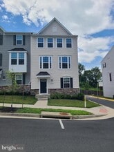 Building Photo - 1006 Valley Run Dr