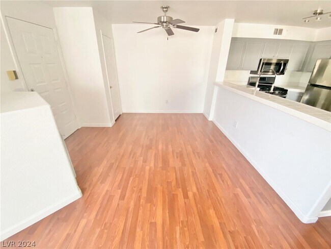 Foto del edificio - 2251 Wigwam Pkwy