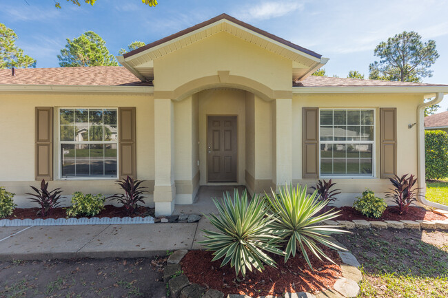 Foto del edificio - 63 Pine Crest Ln