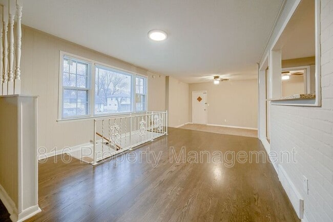 Foto del edificio - 3828 E 72nd Terrace