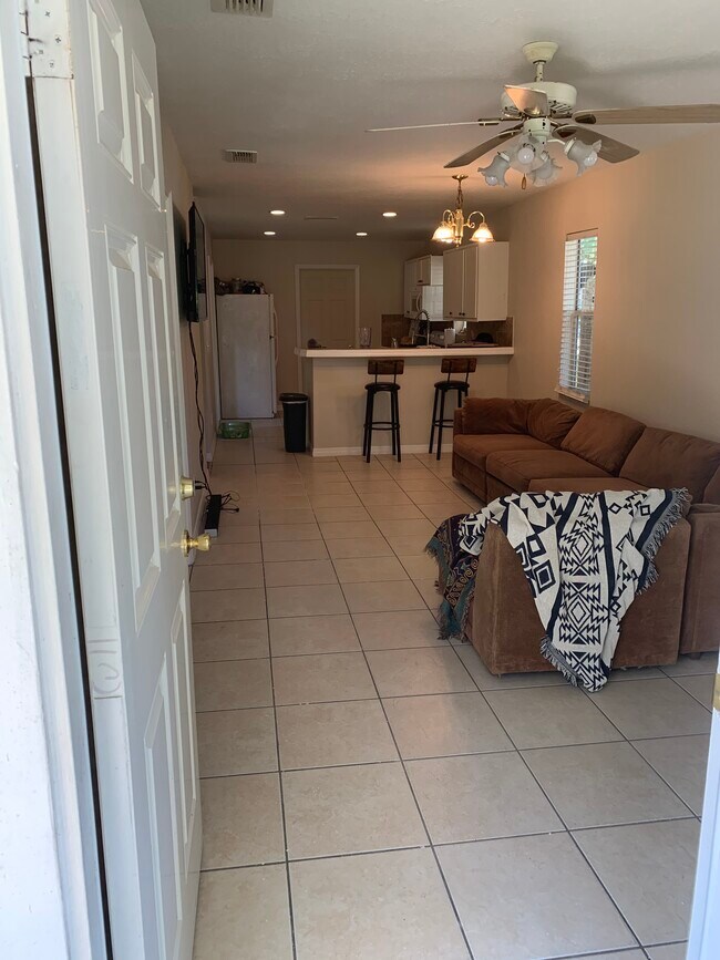 Living Room/Kitchen - 2312 Edgewater Ave