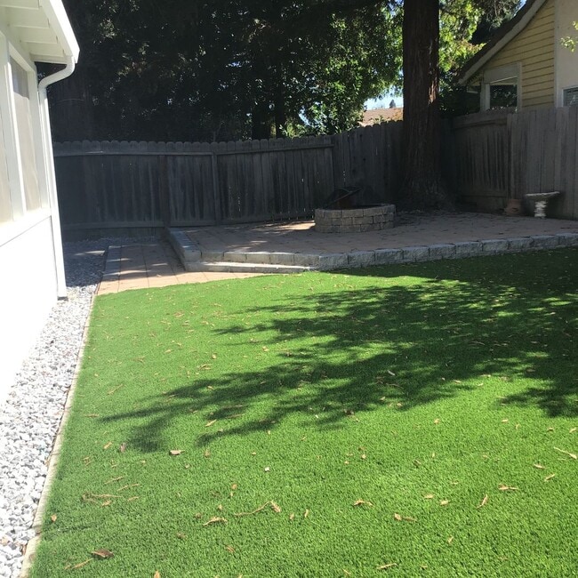 Building Photo - 4 Bedroom 2 Bath Home in Yuba City
