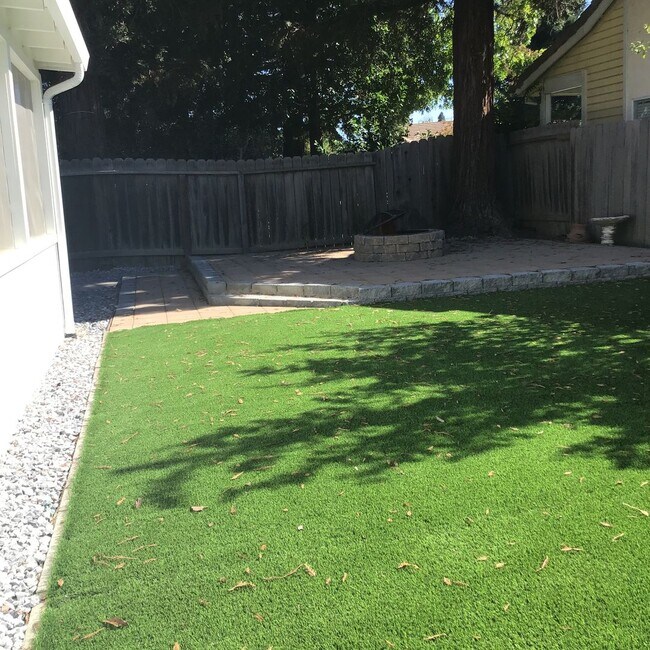 Foto del edificio - 4 Bedroom 2 Bath Home in Yuba City
