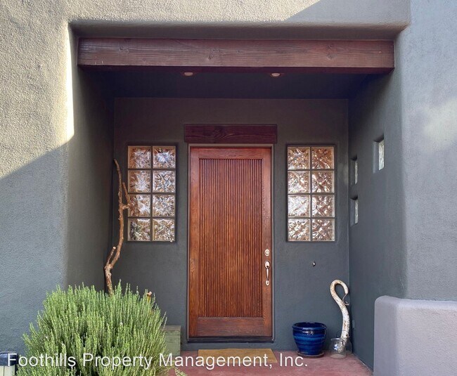 Foto del edificio - 530 Foothills S Dr