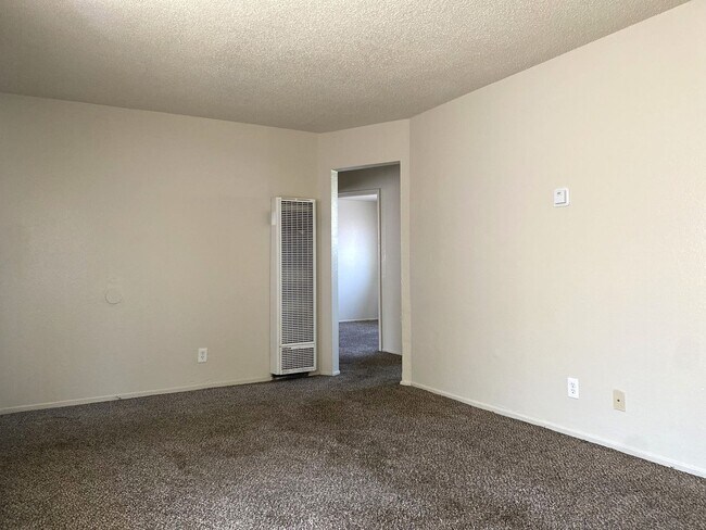 Building Photo - 945W22