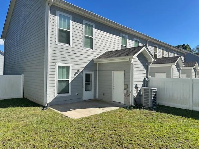 Building Photo - 1702 Arbor Hls Dr SE