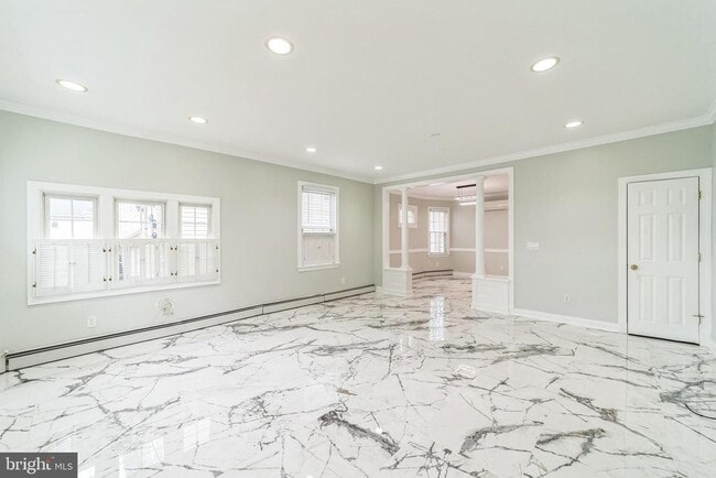 Building Photo - 23 E Elm St