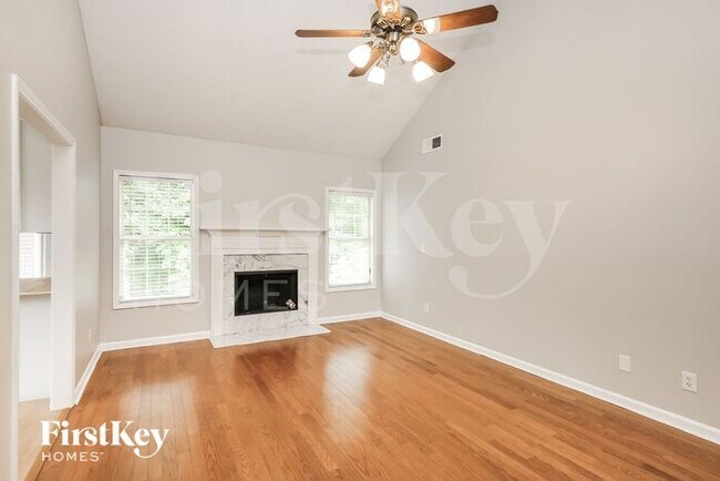 Building Photo - 1480 Royale Castle Drive