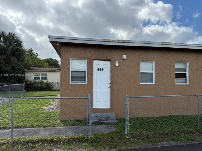 Building Photo - 646 NW 14th Terrace