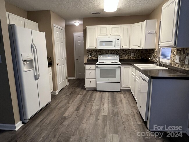 Building Photo - 5292 Moonlight Trail SW