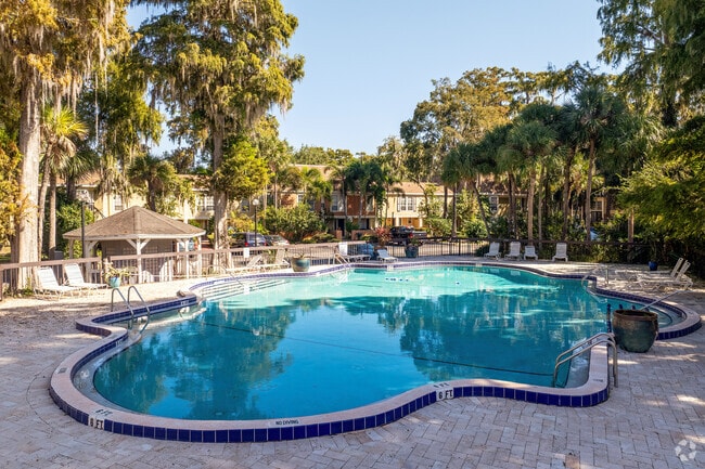 Piscina - Cypress Pointe at Lake Orlando