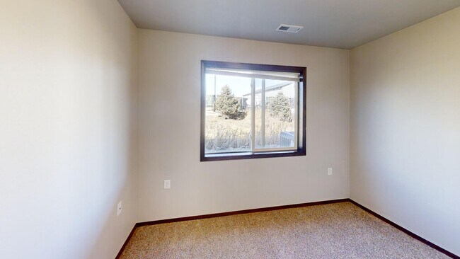 Foto del edificio - 110 Tanner Ct