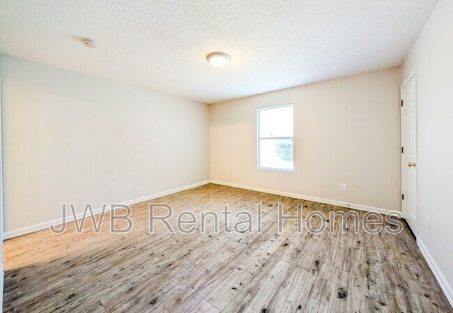 Building Photo - 8459 Hare Ave