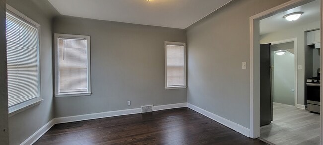 Foto del edificio - 9901 Yorkshire Rd