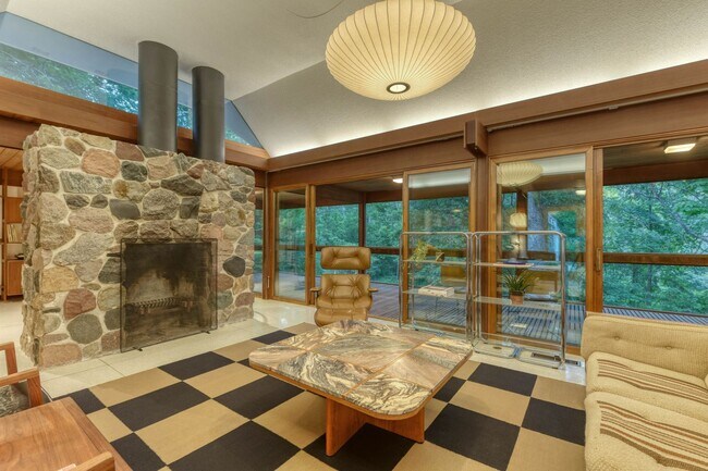 Foto del edificio - * * Mid-Century Modern Home Designed by Ar...