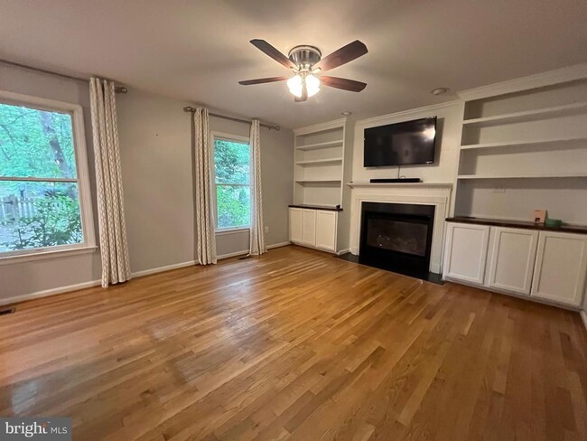 Foto del edificio - 445 McBride Ln