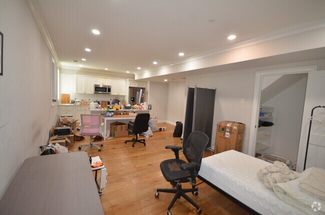 Building Photo - 18 Mount Hood Rd
