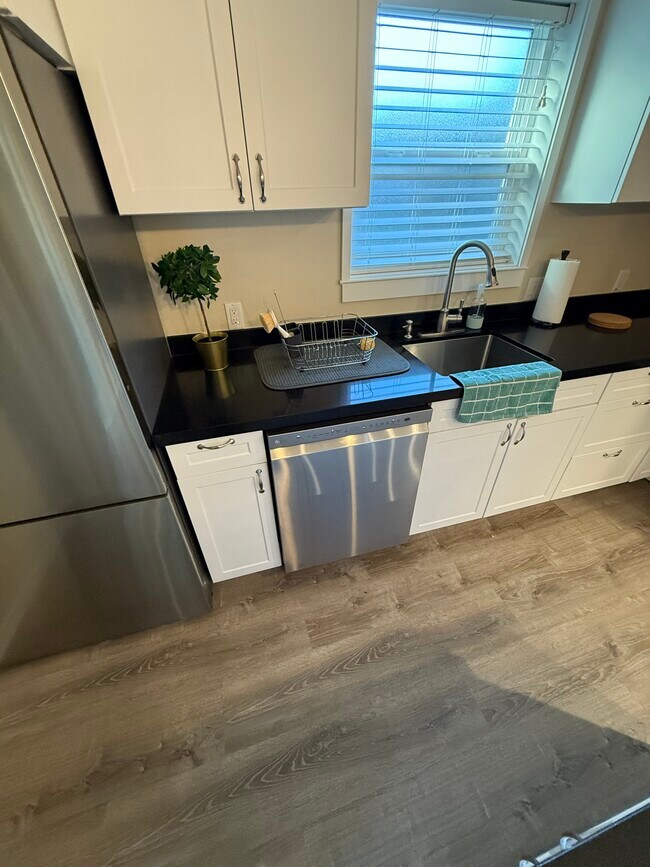 Foto del edificio - 779 Hamilton Dr