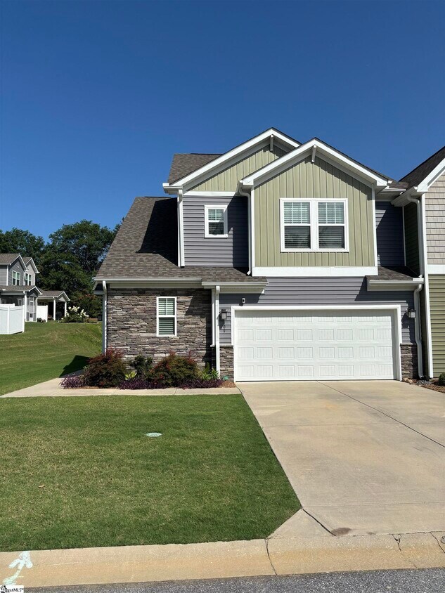 Foto principal - 109 Creekhaven Ln