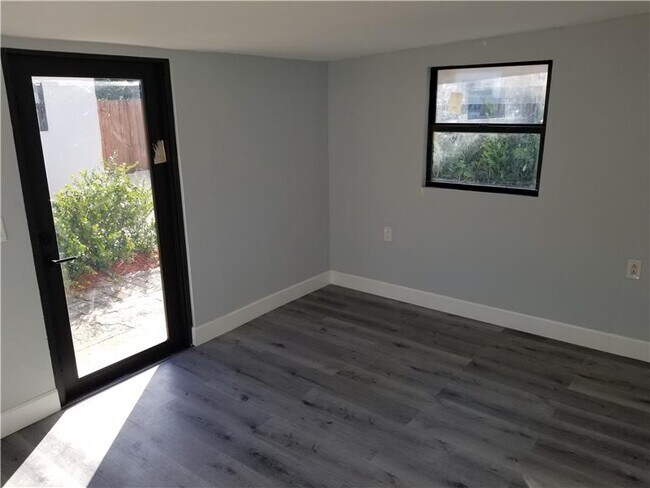 Foto del edificio - 1756 NW 94th St