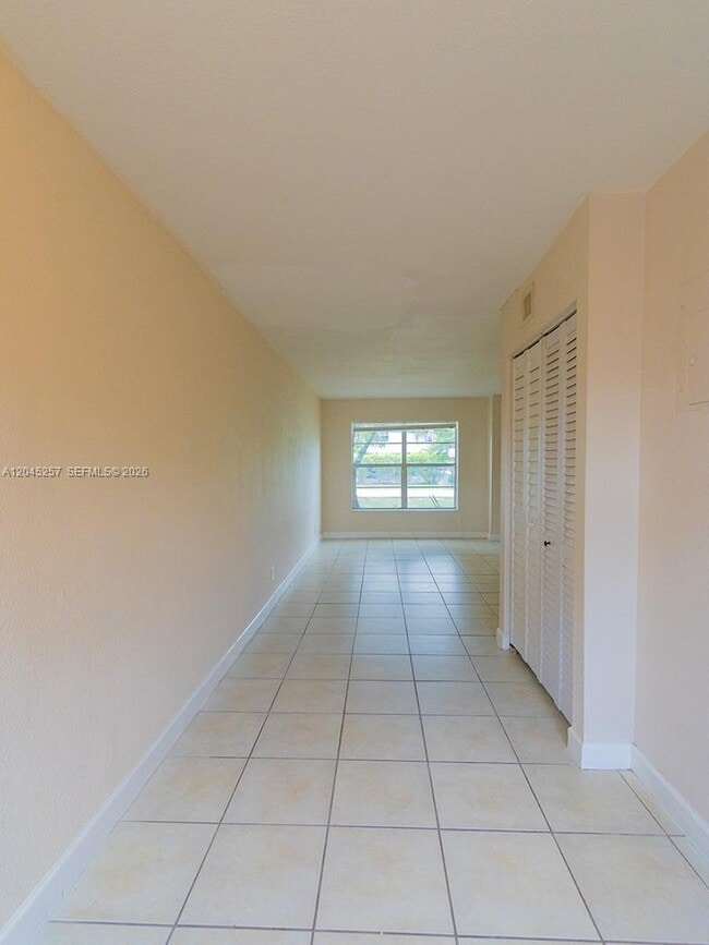 Building Photo - 4648 NW 9th Dr