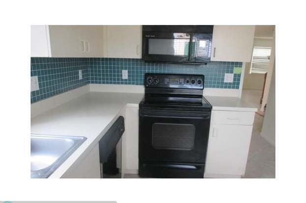 Building Photo - 6204 Seminole Terrace