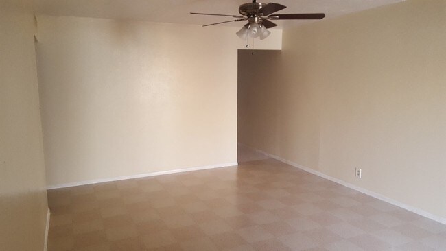 Foto del edificio - 6727 N 61st Ave