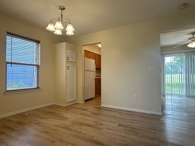 Building Photo - 21258 Cascade Ct