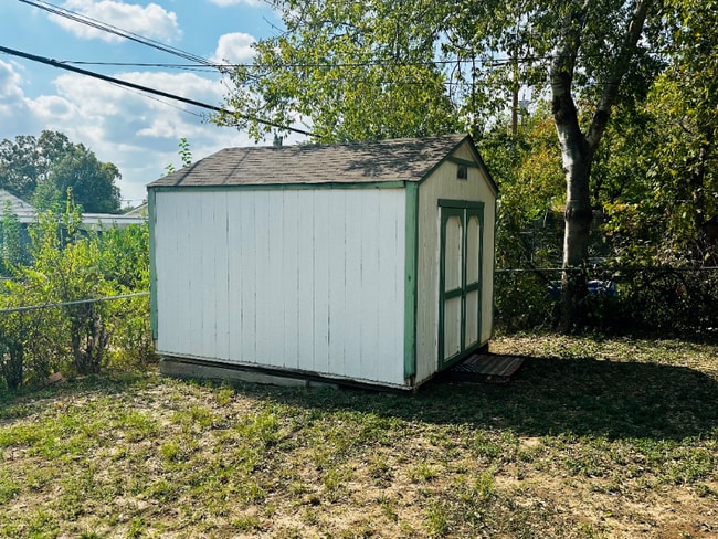 Building Photo - 458 Anton Dr