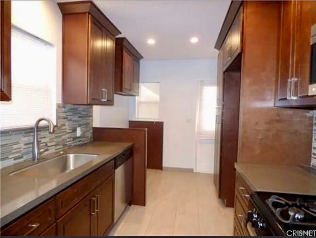Foto del edificio - 7723 Wish Ave