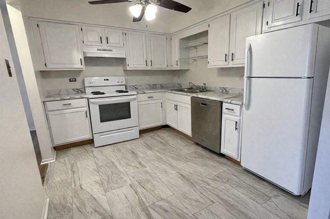 Building Photo - 103 W Elk Trl