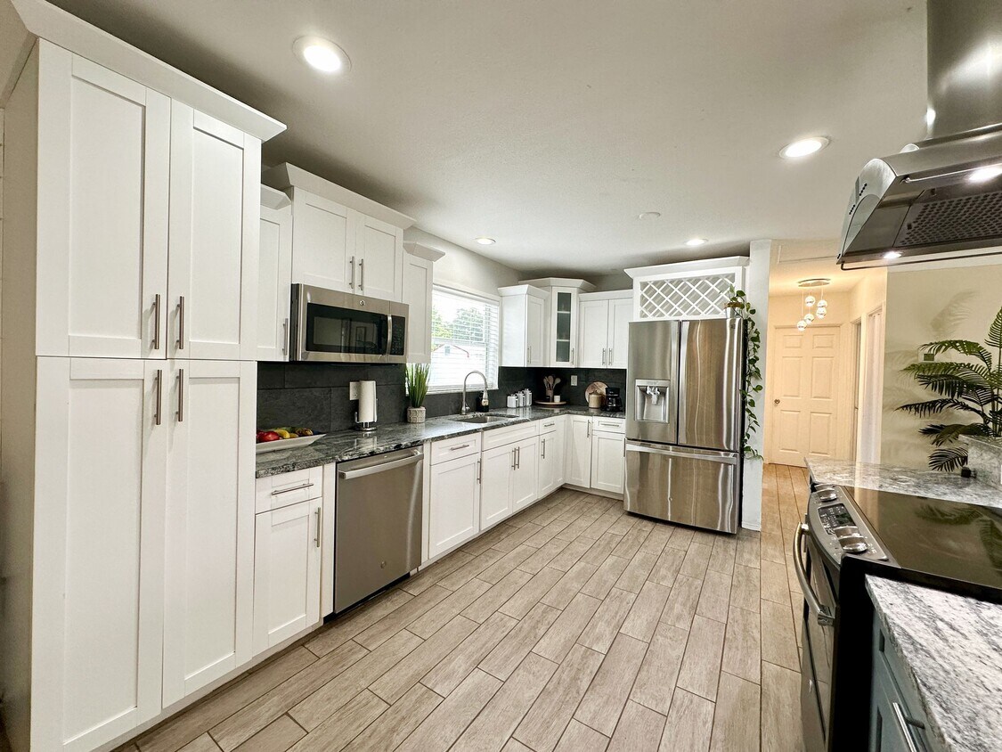 6033 49th Ave N, City, FL 33709 House Rental in City