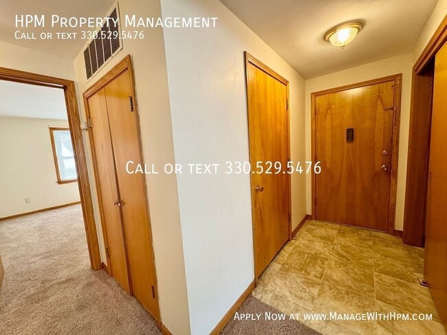 Building Photo - 7165 Starcliff Ave NW