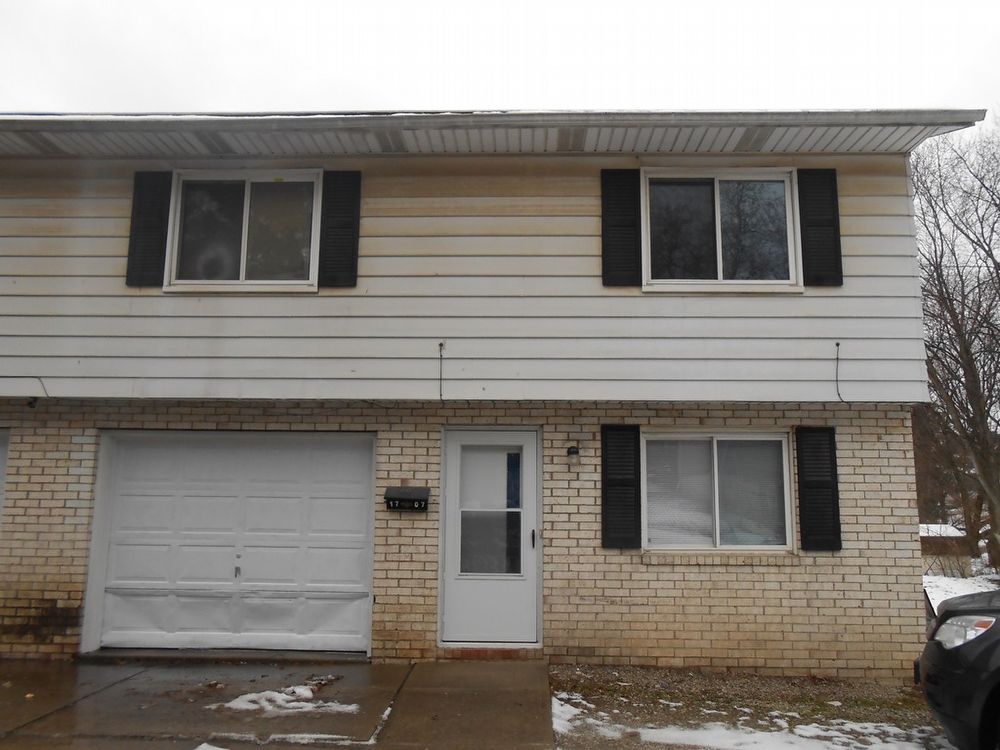 Primary Photo - 1707 Oakmont St NW
