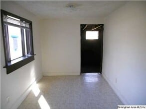 Building Photo - 1565 Meadow Ct