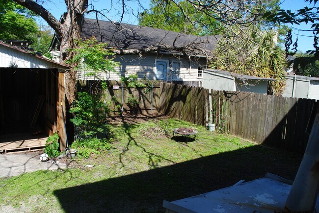Building Photo - 2328 Nashville Ave