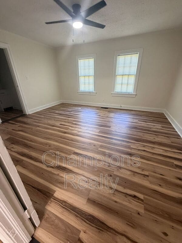 Building Photo - 1509 11th Ave