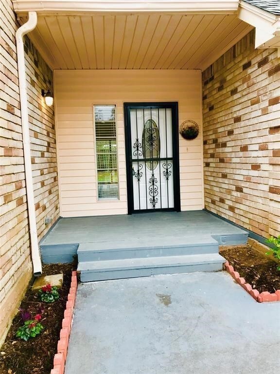 Building Photo - 155 April Waters Dr W