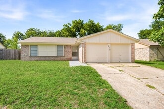 Building Photo - 616 Reveille Rd