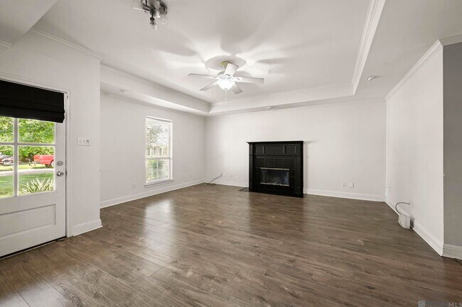Foto del edificio - 17190 N Lake Dr