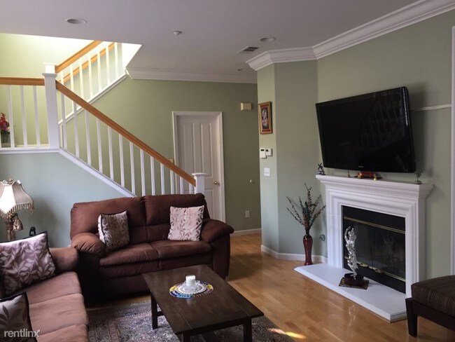 Building Photo - 119 Toyon Ln