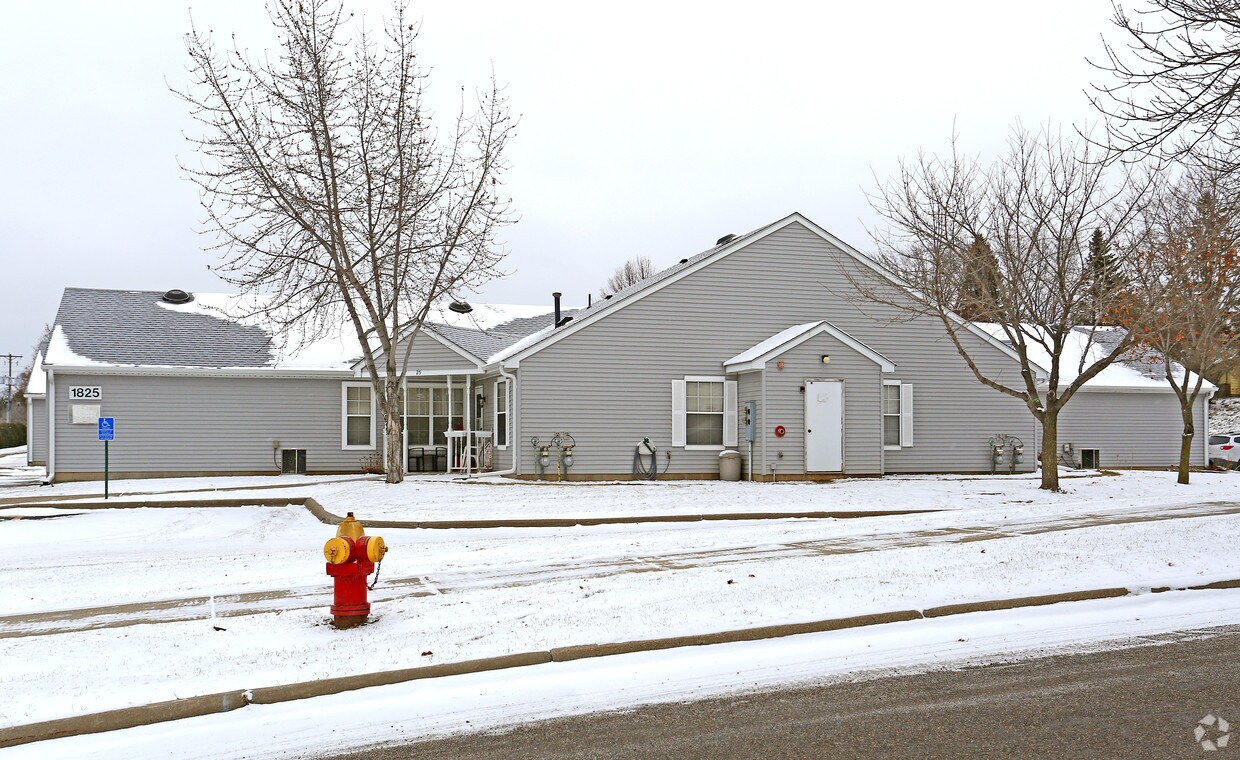The Cottages of Hillcrest Apartments in Saint Paul, MN