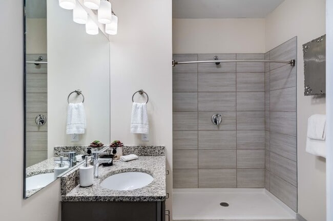 Building Photo - Pearl Flats