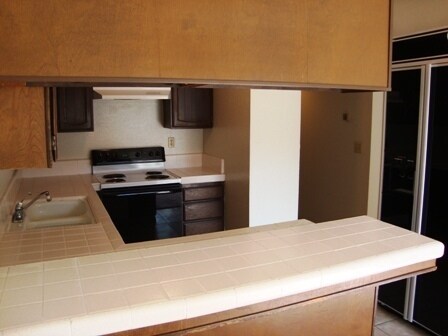 Building Photo - 345 Coleridge Dr