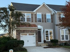 Building Photo - 10023 Iron Point Drive Ext